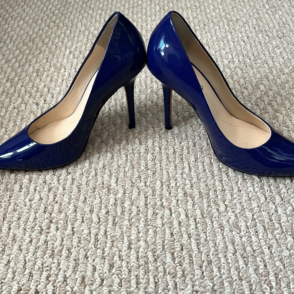 Women’s Heels - Picture 3 of 7